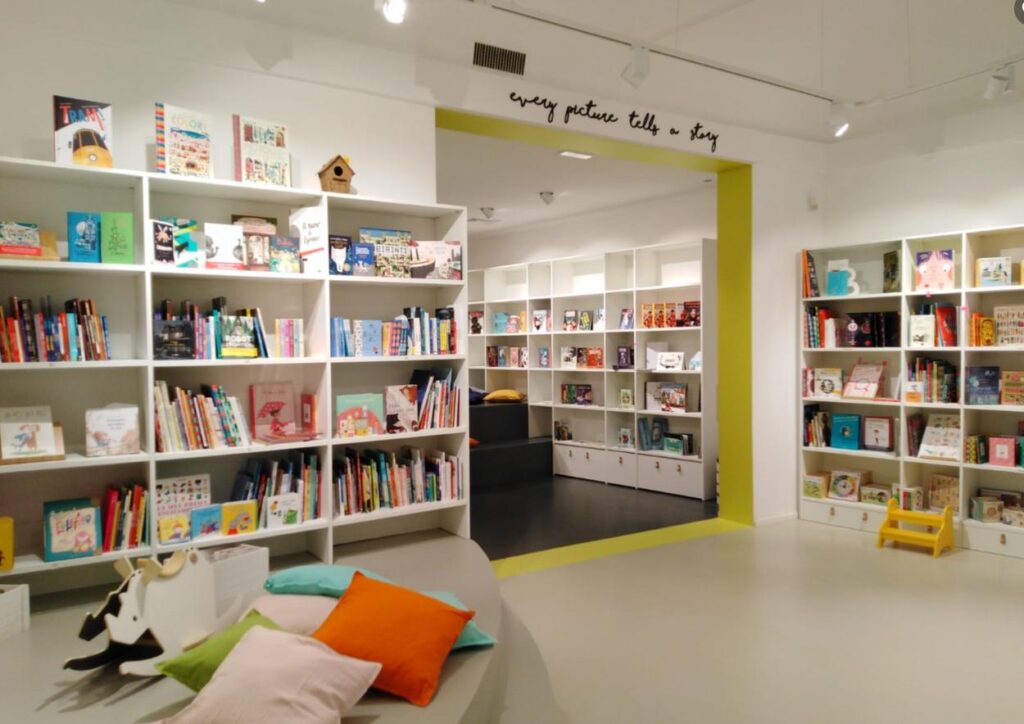 attraverso libreria bologna