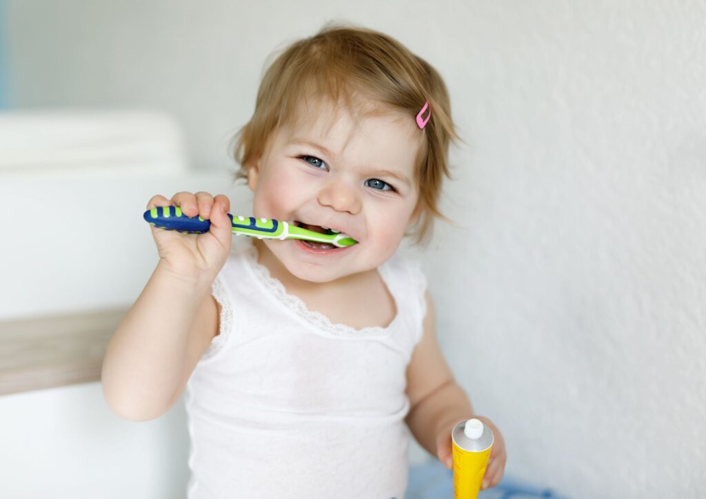 Come pulire i dentini durante i primi mesi di vita